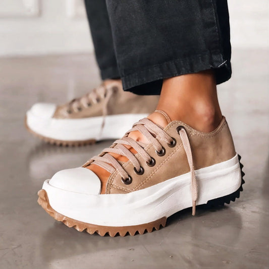 Elegante Hakschoenen met Modieuze Touch